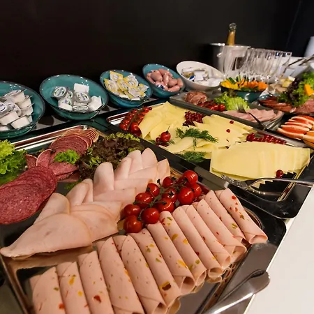 Hotel Dormero Airport-frankfurt 4*