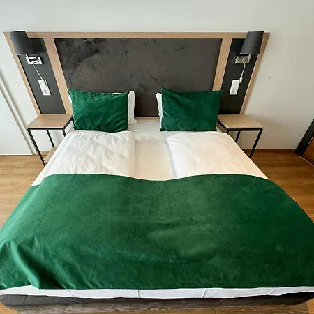 Hotel Dormero Airport-frankfurt 4*